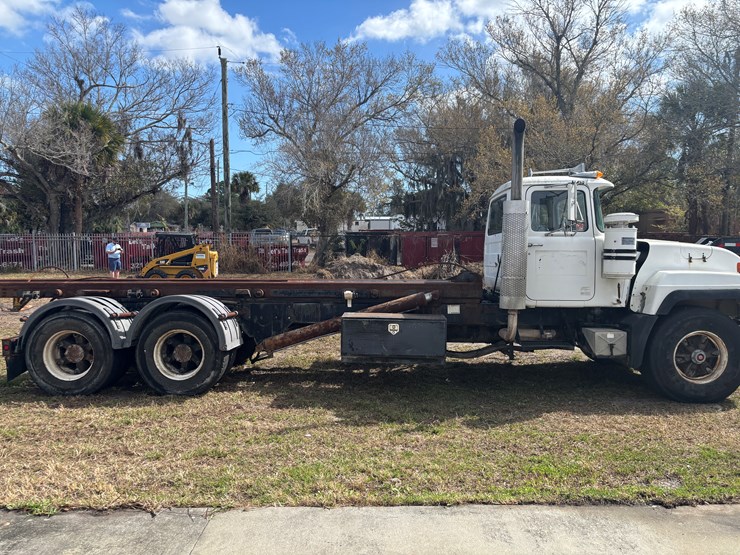1999-mack-rd600-image-6