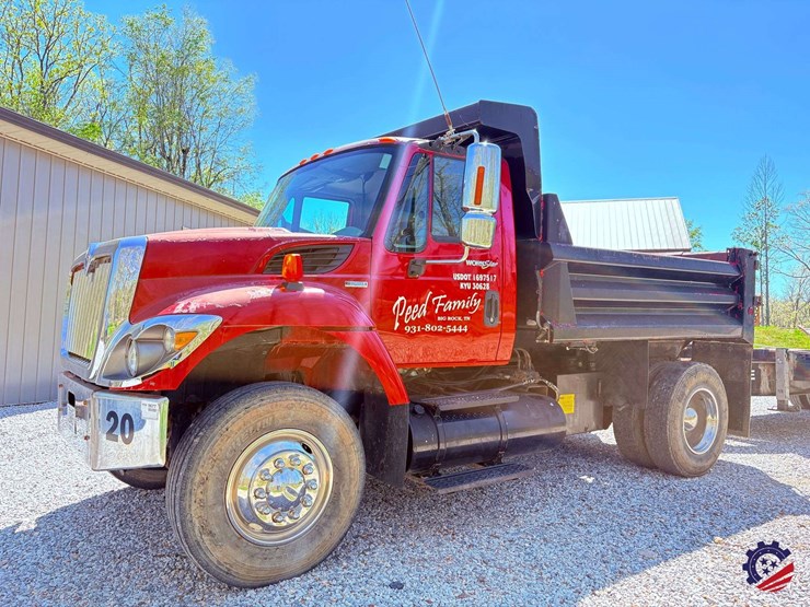 2007-international-7400-image-1