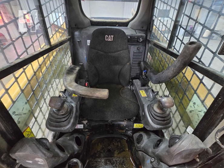 2018-caterpillar-259d-image-13