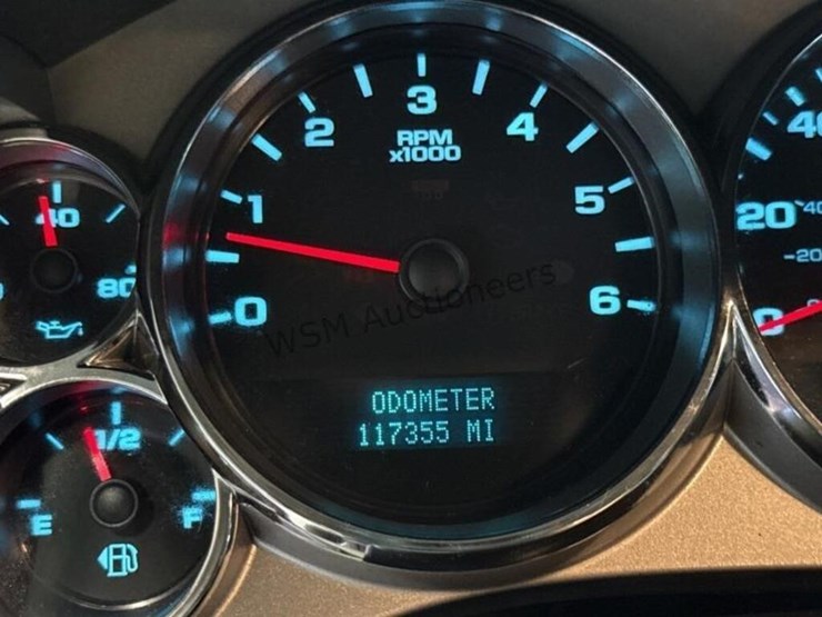 2014-chevrolet-silverado-2500hd-image-18