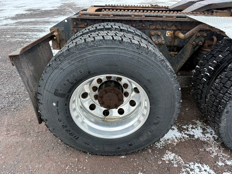 2011-kenworth-t800-image-82