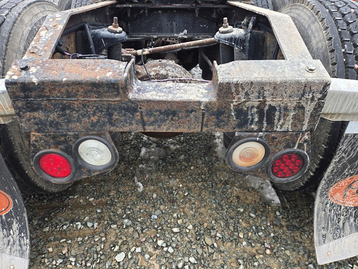 2007-peterbilt-387-image-38