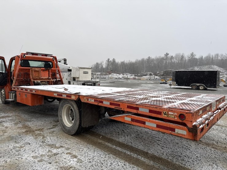 2016-massey-ferguson-8-image-26