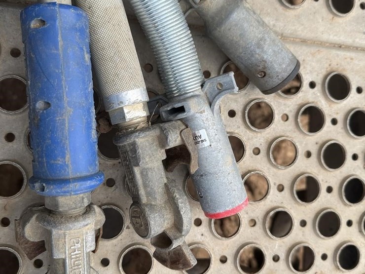 2005-kenworth-w900-image-17