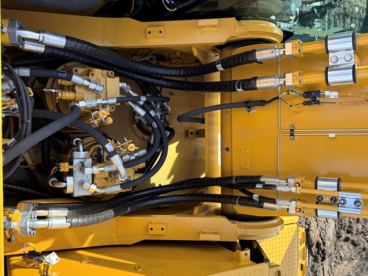 #1968-•-caterpillar-excavator-image-41