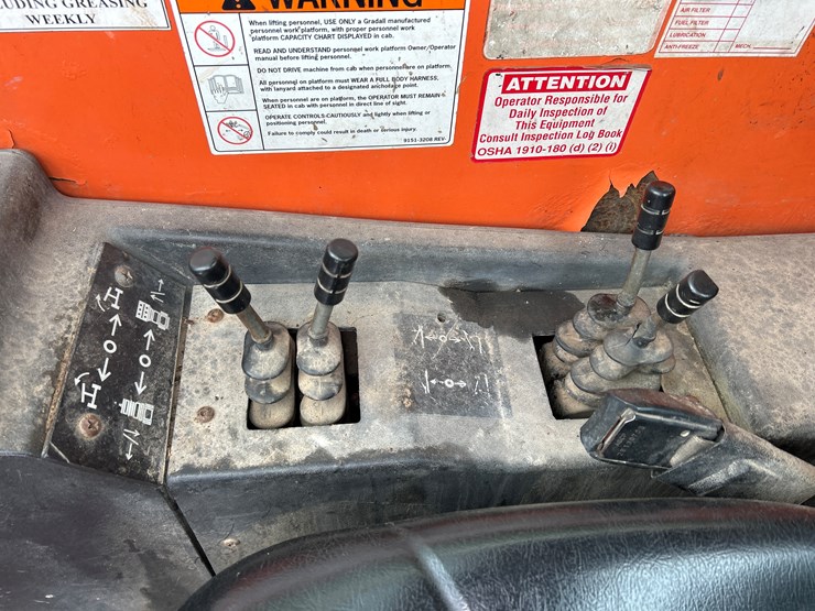 2006-jlg-g12-55a-image-55