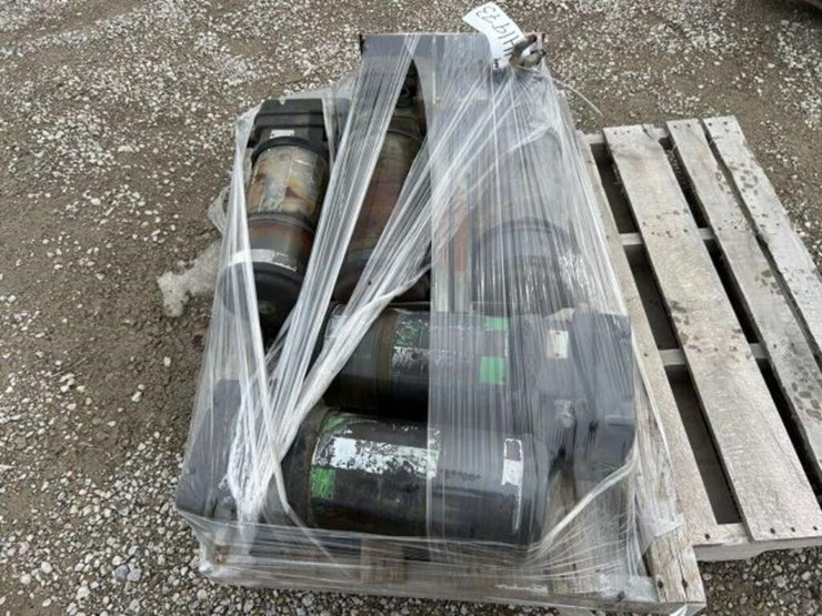 qty-of-groeneveld-auto-greasers-image-2