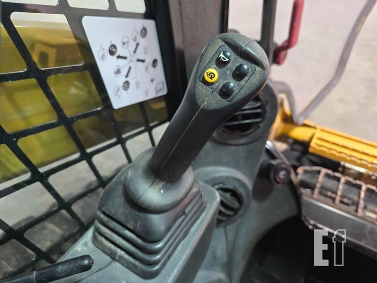 2022-caterpillar-289d3-image-17