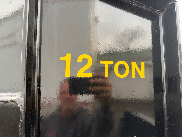 2024-massey-ferguson-8-image-3