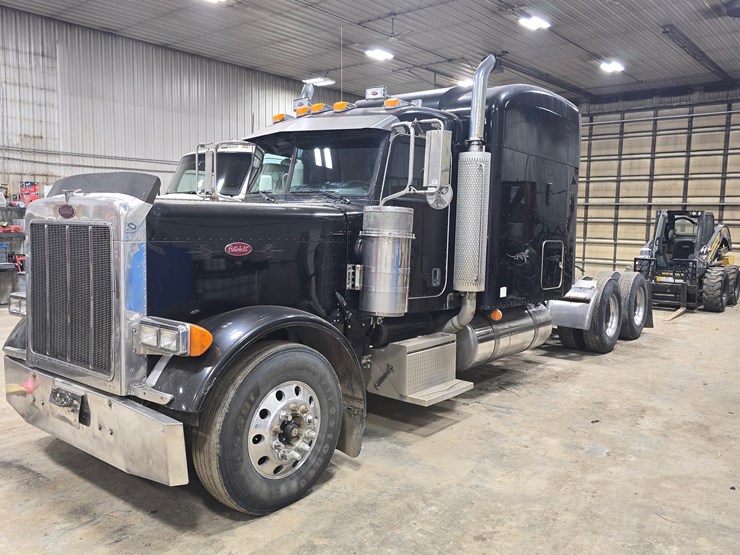 2005-peterbilt-379-image-1