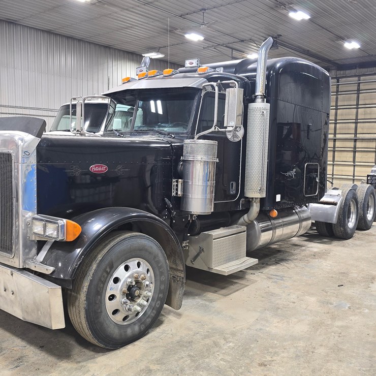 2005 PETERBILT 379