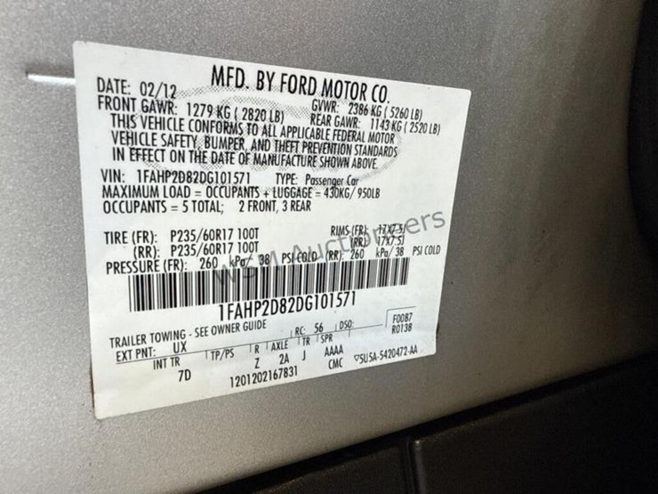 2013-ford-taurus-sdn-image-14