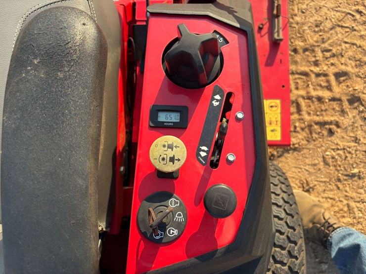 2019-gravely-zt-x-52"-zero-turn-mower-(631-hours)-image-11