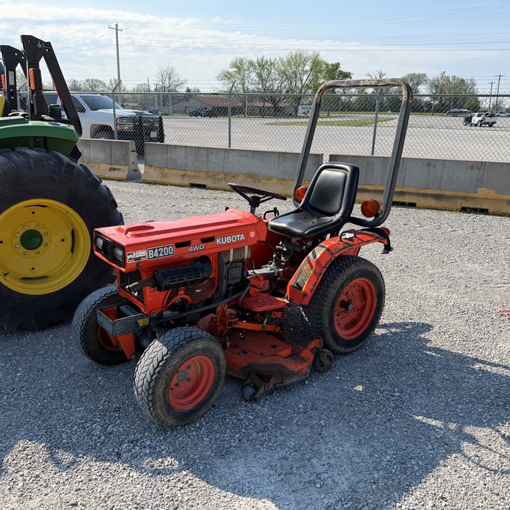 KUBOTA B4200
