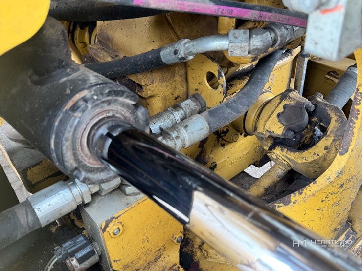 2012-caterpillar-966k-image-54