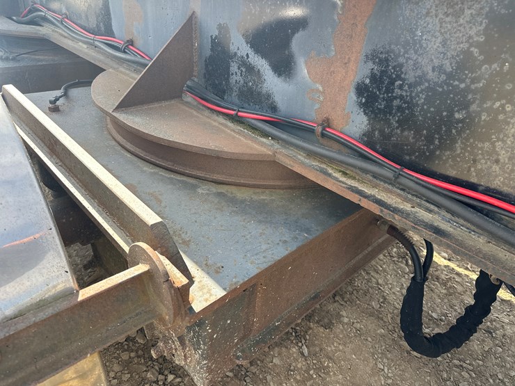 2010-massey-ferguson-8-image-36