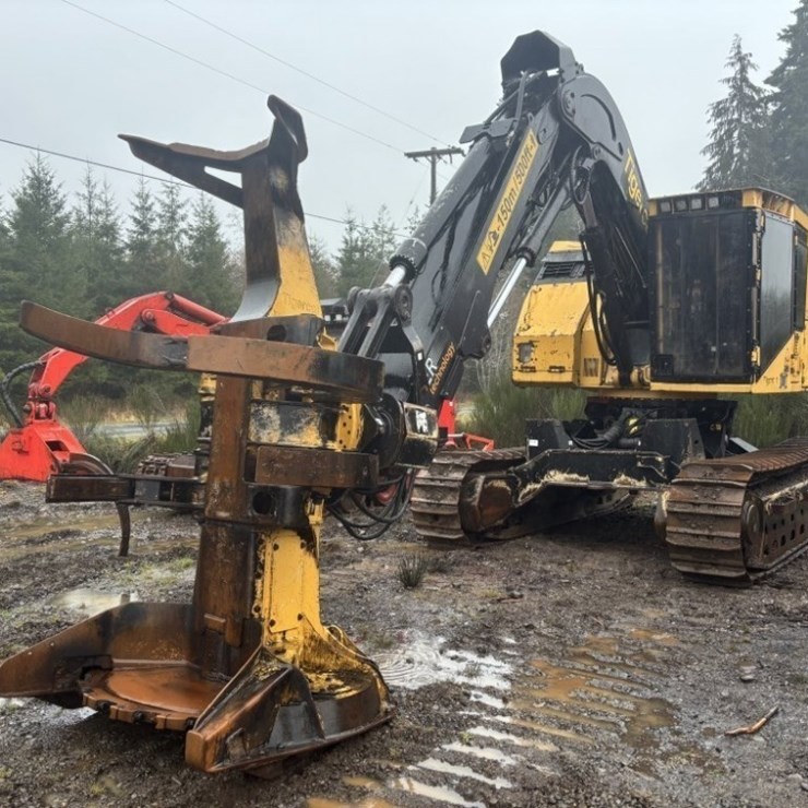 2017 TIGERCAT LX830D