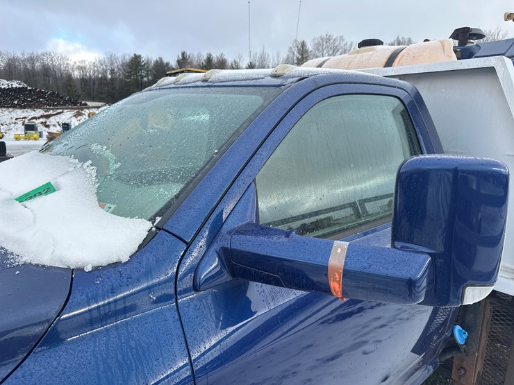 2012-massey-ferguson-8-image-14