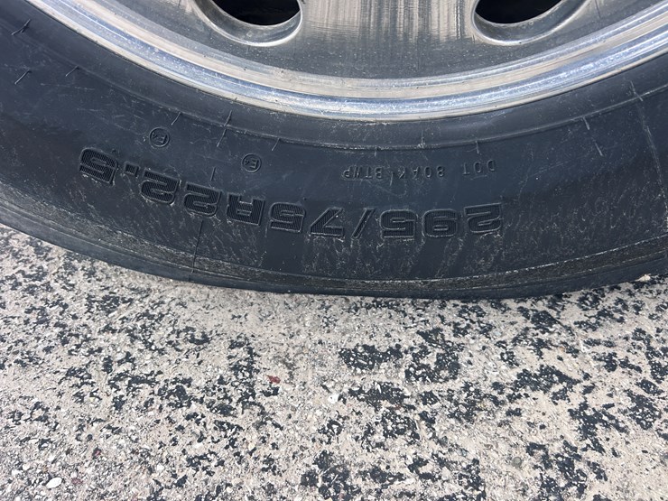 1998-peterbilt-379-image-79