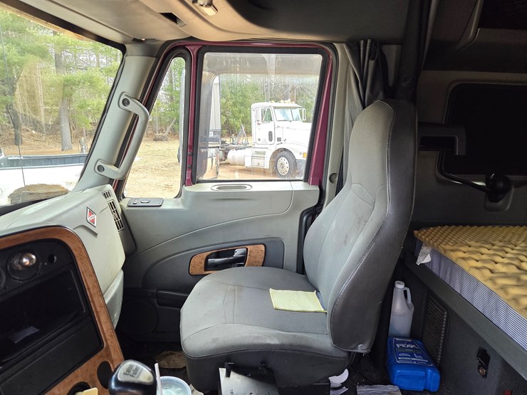 2012-international-prostar-image-48