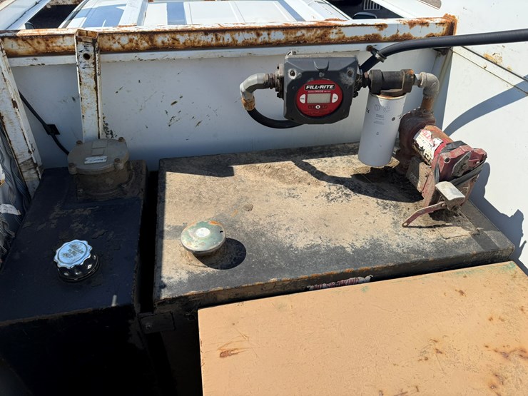 #1061-•-2016-ram-5500-heavy-duty-service-truck-image-13