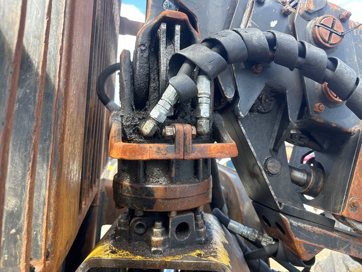 deere-1110e-image-54