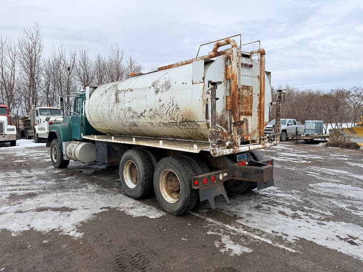 1999-mack-dm690-image-7