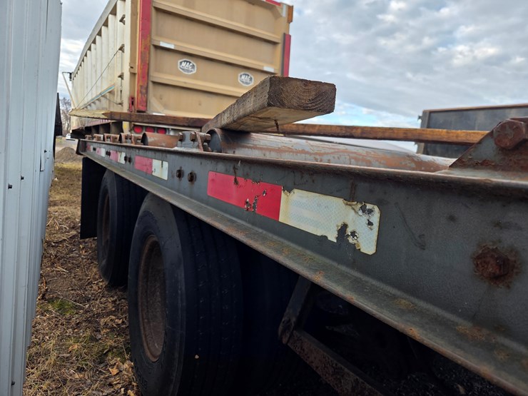 #2358-•-2006-iron-steer-8r20hdi-roll-off-trailer-image-14