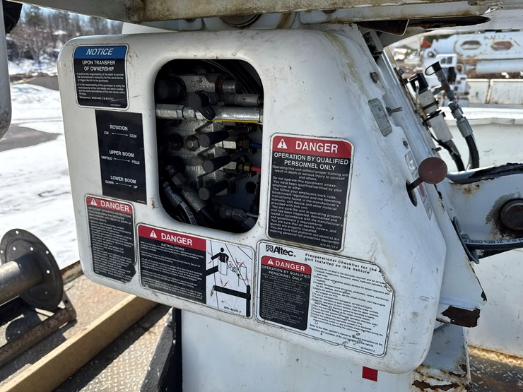 #1070-•-2012-freightliner-boom/crane-truck-image-33