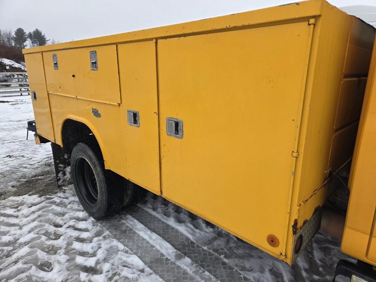 2005-massey-ferguson-8-image-17