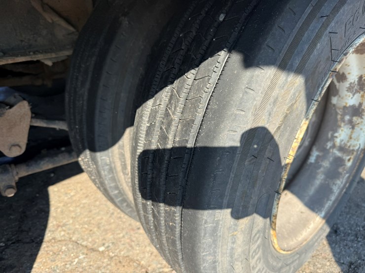 #1099-•-butler-26'-equipment-trailer-image-37