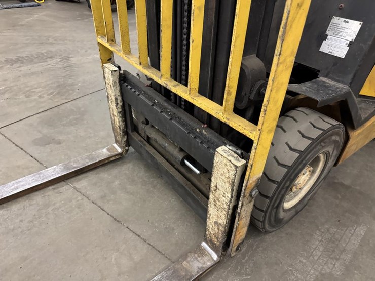 #2227-•-yale-a673971-forklift-image-25
