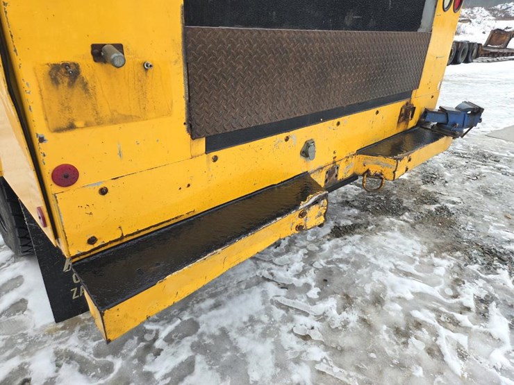 2005-massey-ferguson-8-image-23