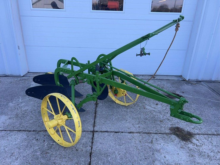 john-deere-2-image-1