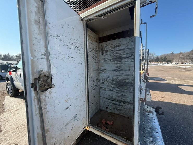 2012-ford-f550-xl-image-22