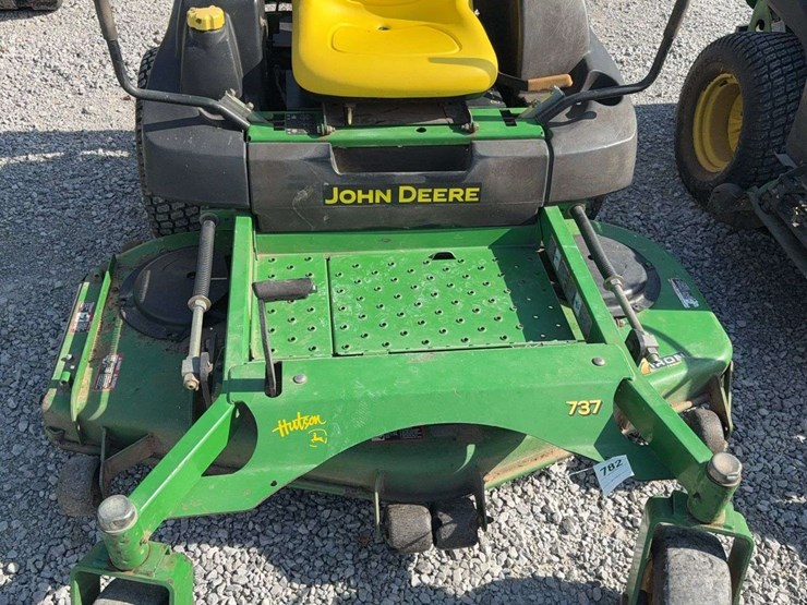john-deere-la-image-1