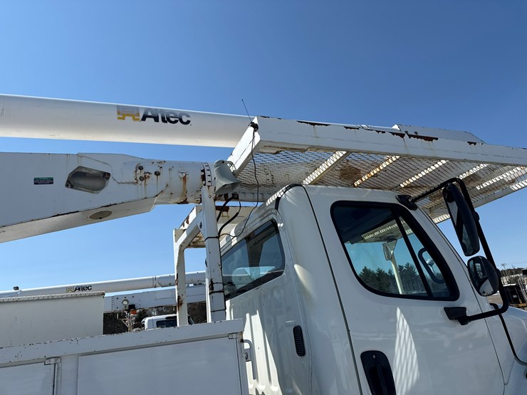 #1070-•-2012-freightliner-boom/crane-truck-image-38