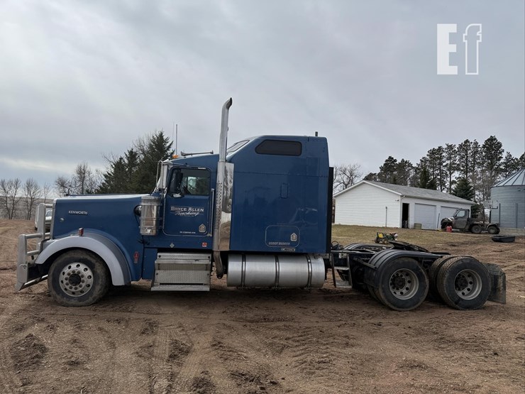 2005-kenworth-w900-image-2