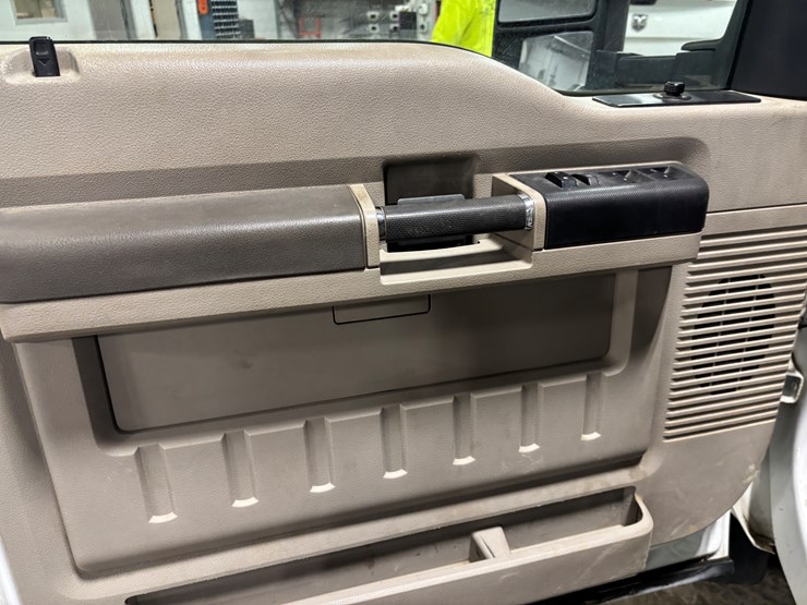 2009-ford-f350-image-42