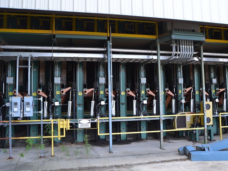 2015-usnr-83-bay-bin-sorter-w/infeed-incline-chain-w/catwalk-and-steps-on-both-sides-of-sorter-image-12