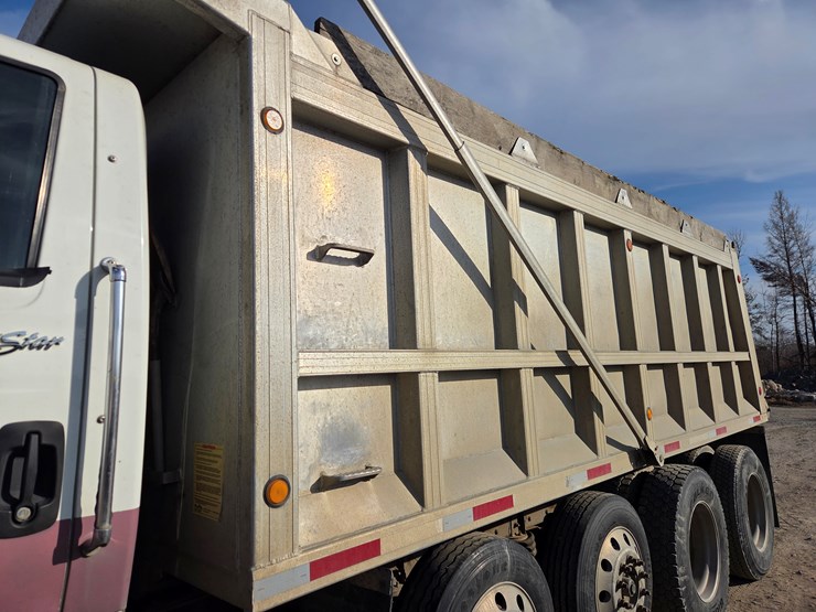 2012-international-7600-image-20