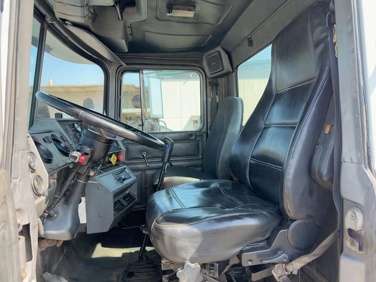 2001-mack-rd688s-image-29
