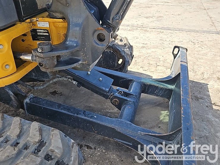 2022-deere-35g-image-13