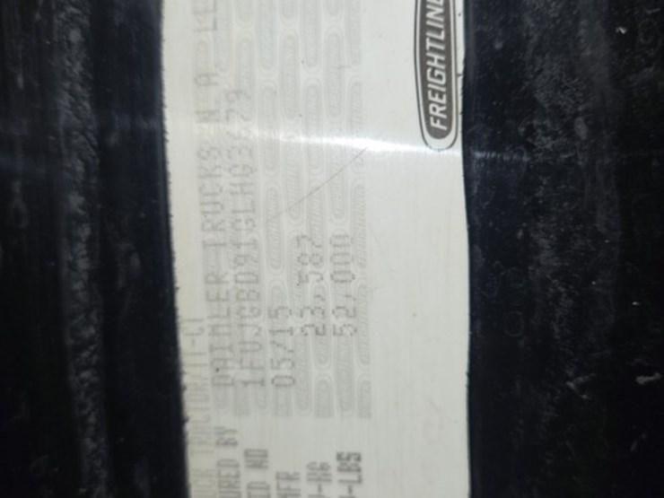 #2295-•-2016-freightliner-cascadia-day-cab-truck-tractor-image-81