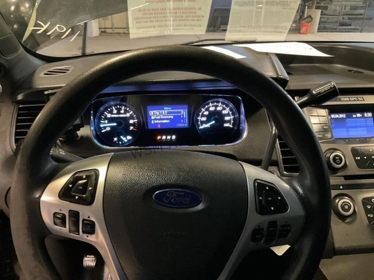 2013-ford-taurus-sdn-image-15