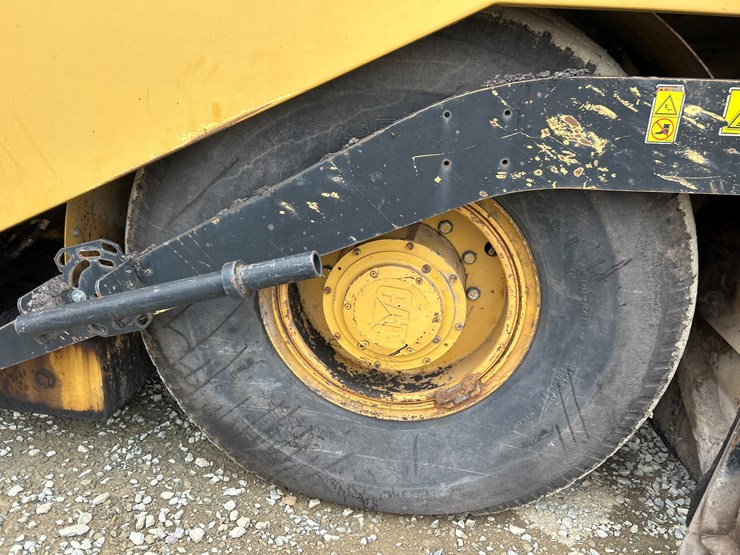 caterpillar-ap-600d-image-57