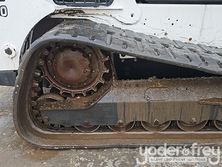 2019-bobcat-t740-image-8