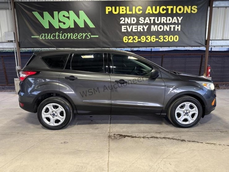 2017-ford-escape-image-1