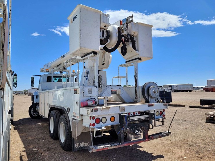 2012-international-7400-image-13