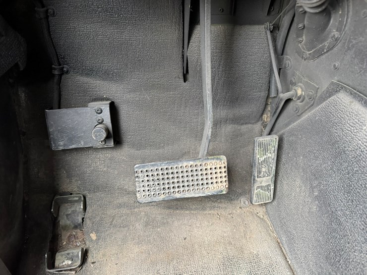 #2246-•-2001-american-general-4x4-hummer-image-40